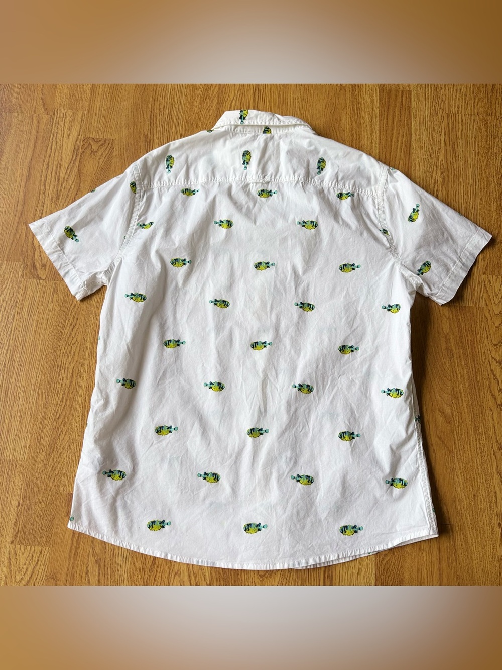 Urban Pipeline Men's White Short-Sleeve Button-Up Shirt Green Puffer Fish Sz L